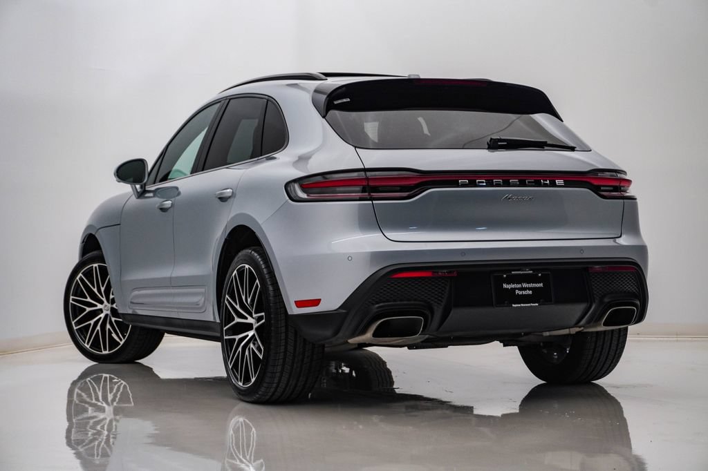 Certified 2026 Porsche Macan AWD/4WD image 3