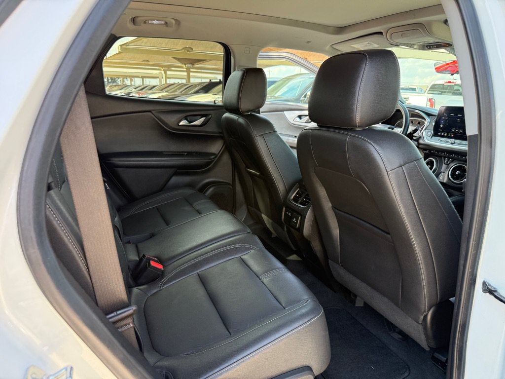 Used 2024 Chevrolet Blazer LT w/ Sound & Technology Package FWD image 15