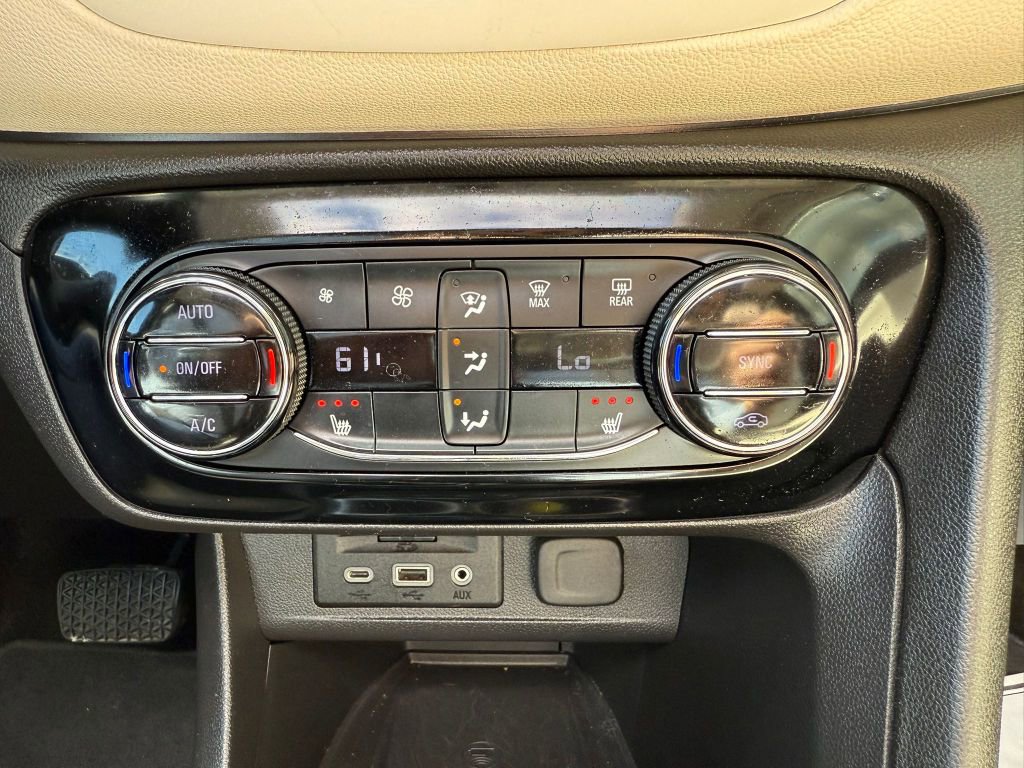 Used 2020 Buick Encore GX Essence w/ Experience Buick Package image 27
