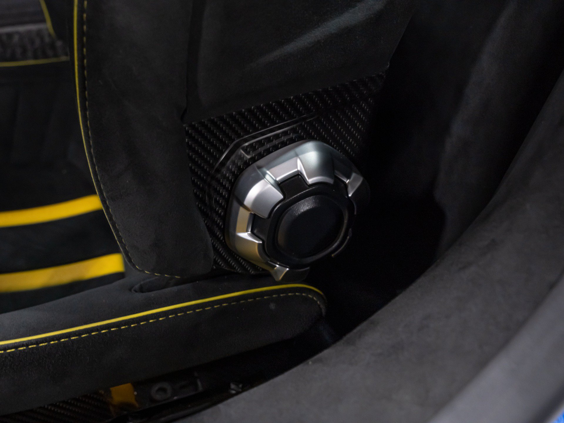 Used 2022 Lamborghini Huracan STO RWD image 43