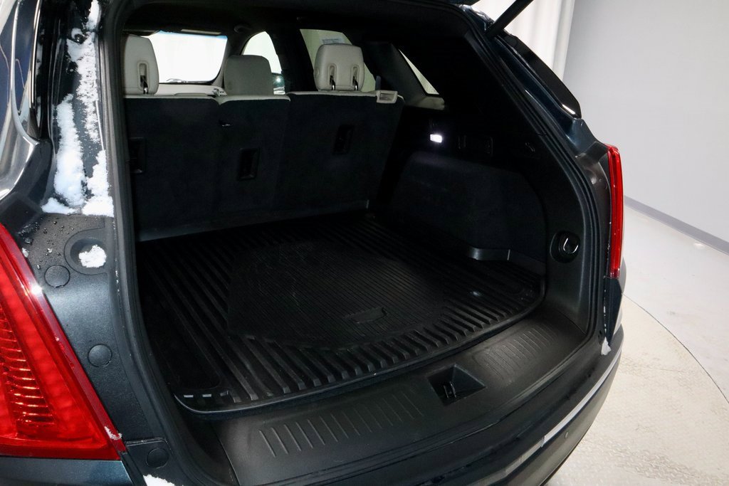 Used 2019 Cadillac XT5 Base image 12