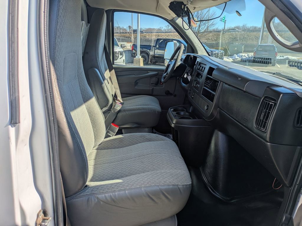 Used 2014 Chevrolet Express 3500 Work Van image 15