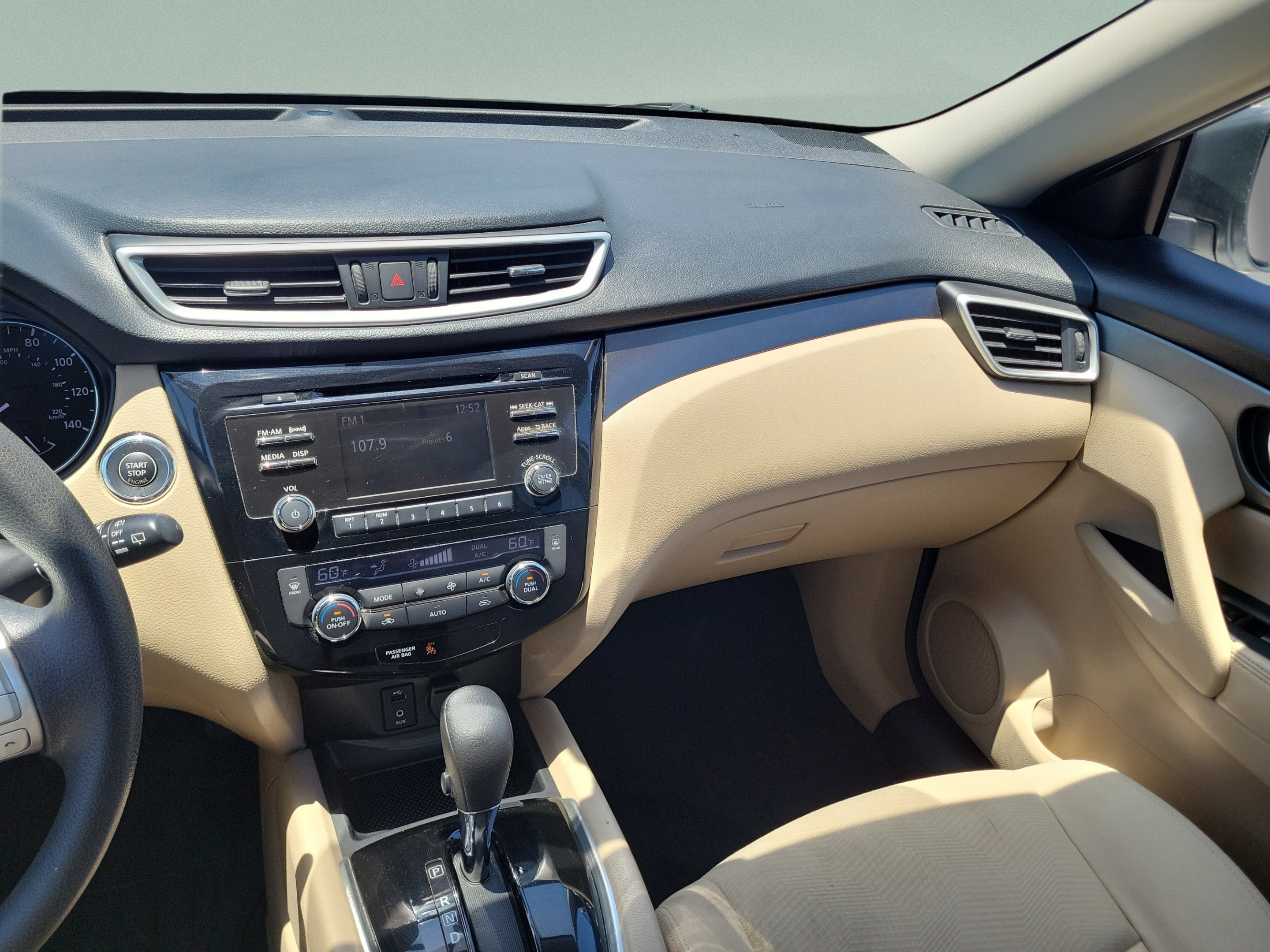 Used 2016 Nissan Rogue SV FWD image 16