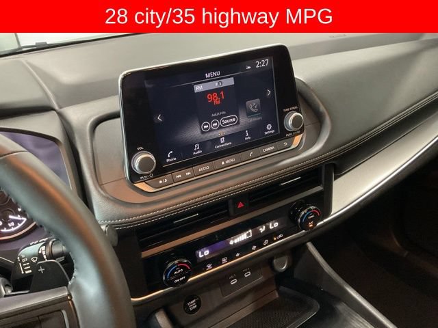 Used 2025 Nissan Rogue SV AWD/4WD image 15