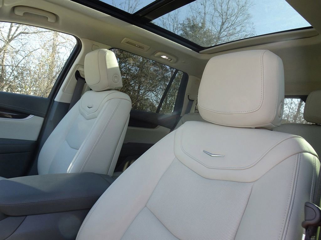 Certified 2024 Cadillac XT6 Premium Luxury image 11