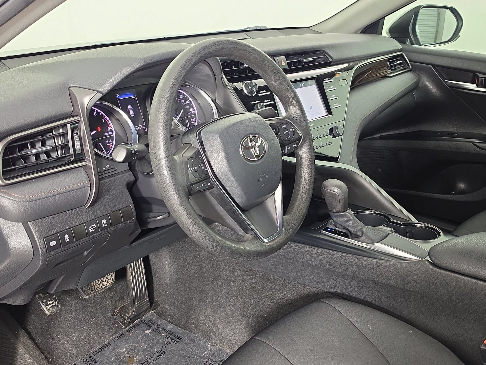 Used 2020 Toyota Camry LE FWD image 12