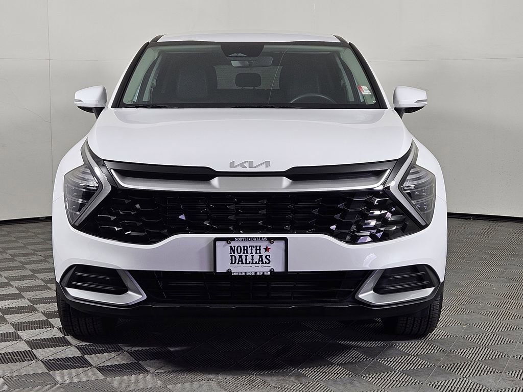 Used 2025 Kia Sportage EX image 2