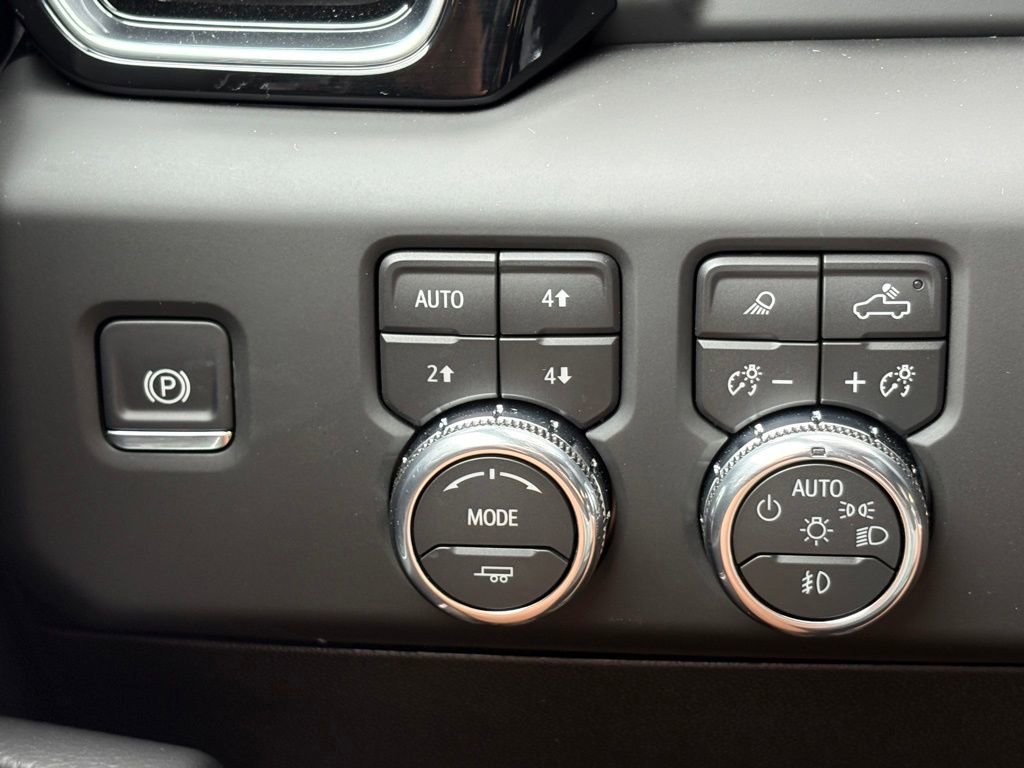 New 2026 GMC Sierra 3500 Denali w/ Denali Reserve Package image 38