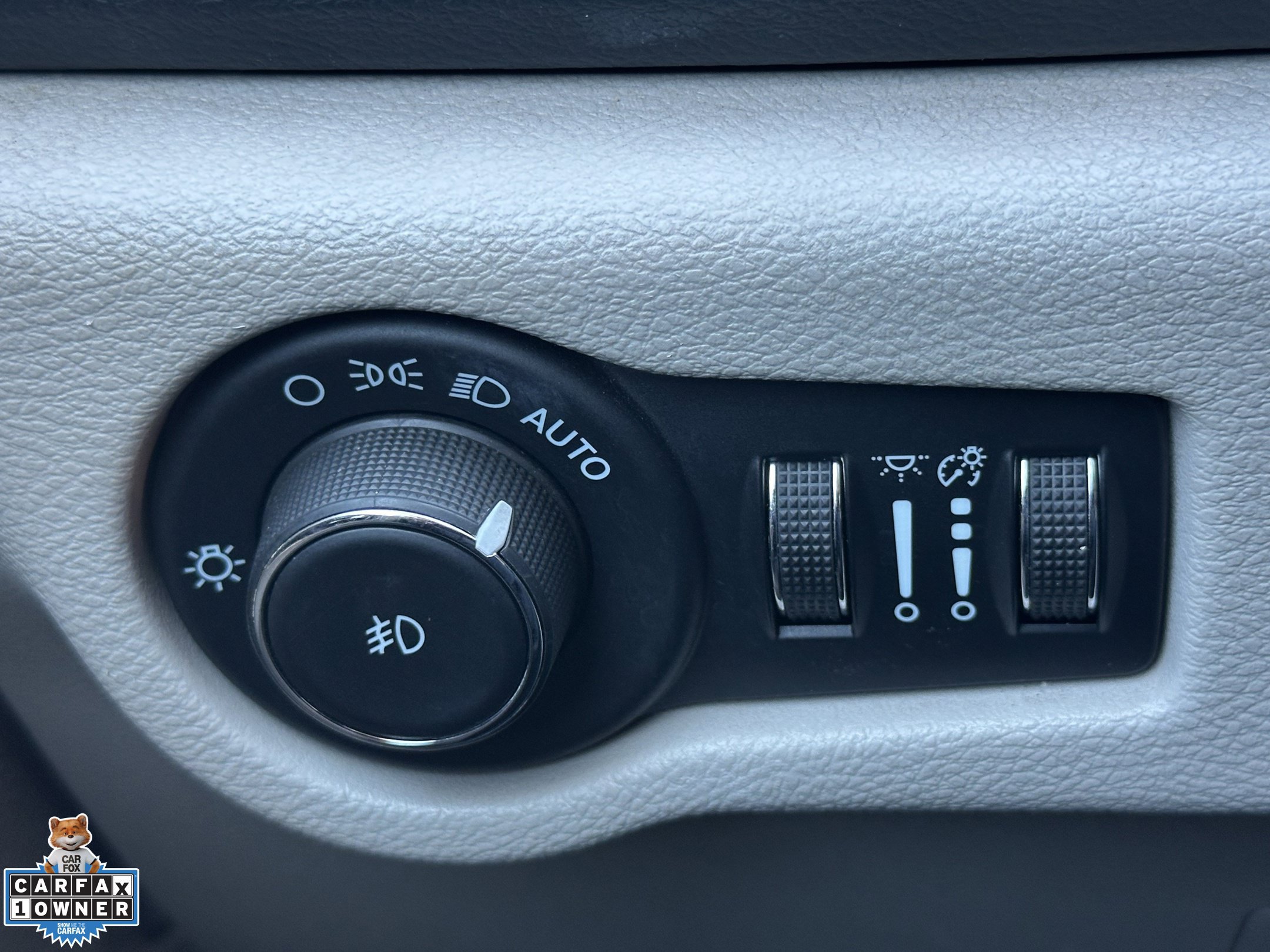 Used 2021 Chrysler Pacifica Touring-L FWD image 24
