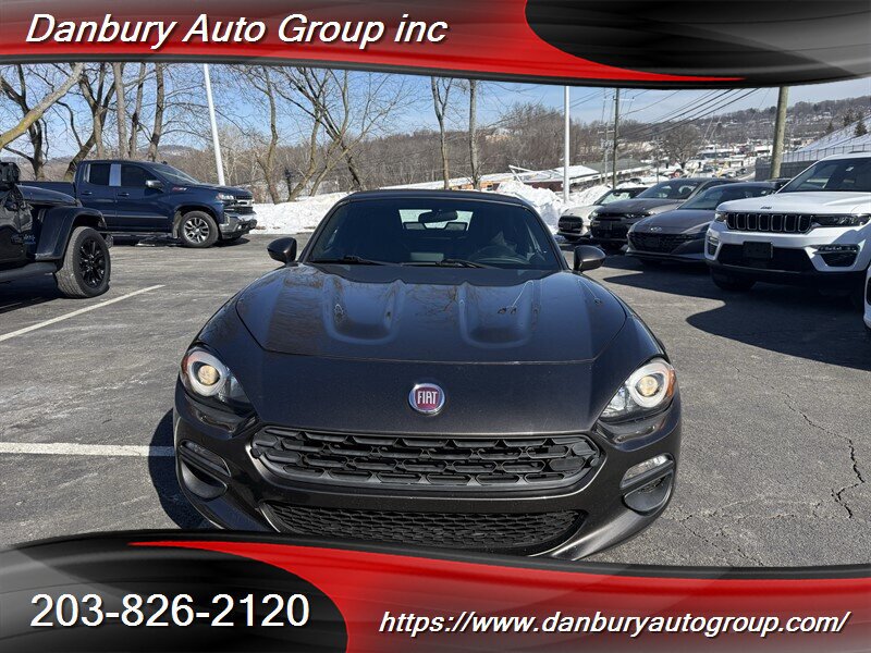 Used 2018 FIAT 124 Spider Classica w/ Technology & Siriusxm Group RWD image 2
