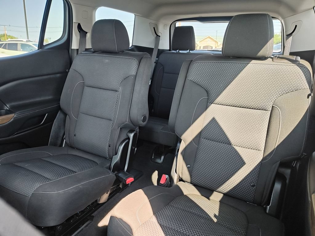 Used 2023 GMC Acadia SLE FWD image 23