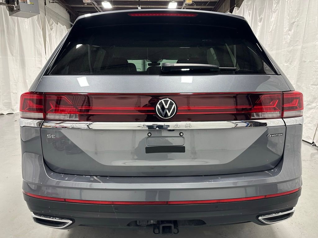 Used 2025 Volkswagen Atlas SE image 6