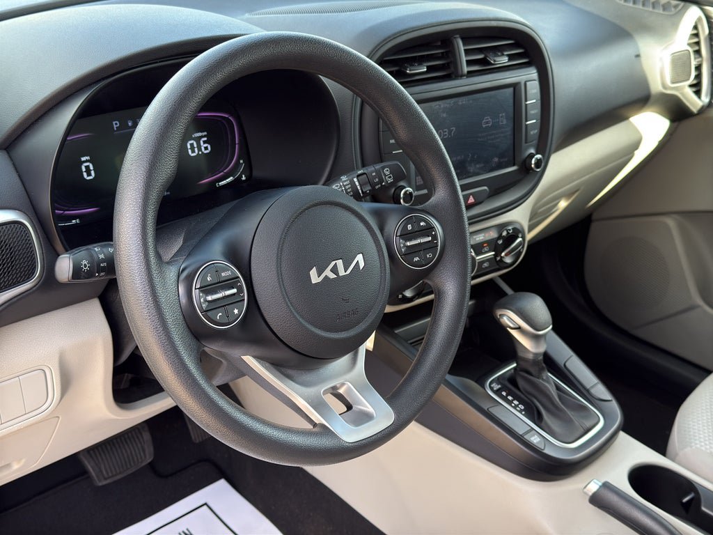 Used 2024 Kia Soul LX w/ Option Group 015 FWD image 29