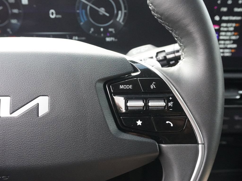 Used 2025 Kia Niro Wind w/ Wind Preserve Package FWD image 37