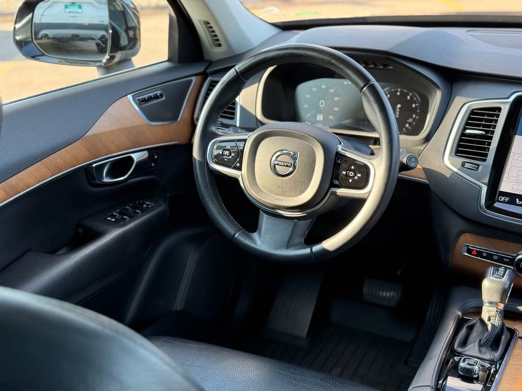 Used 2022 Volvo XC90 T6 Momentum w/ Protection Package Premier image 13