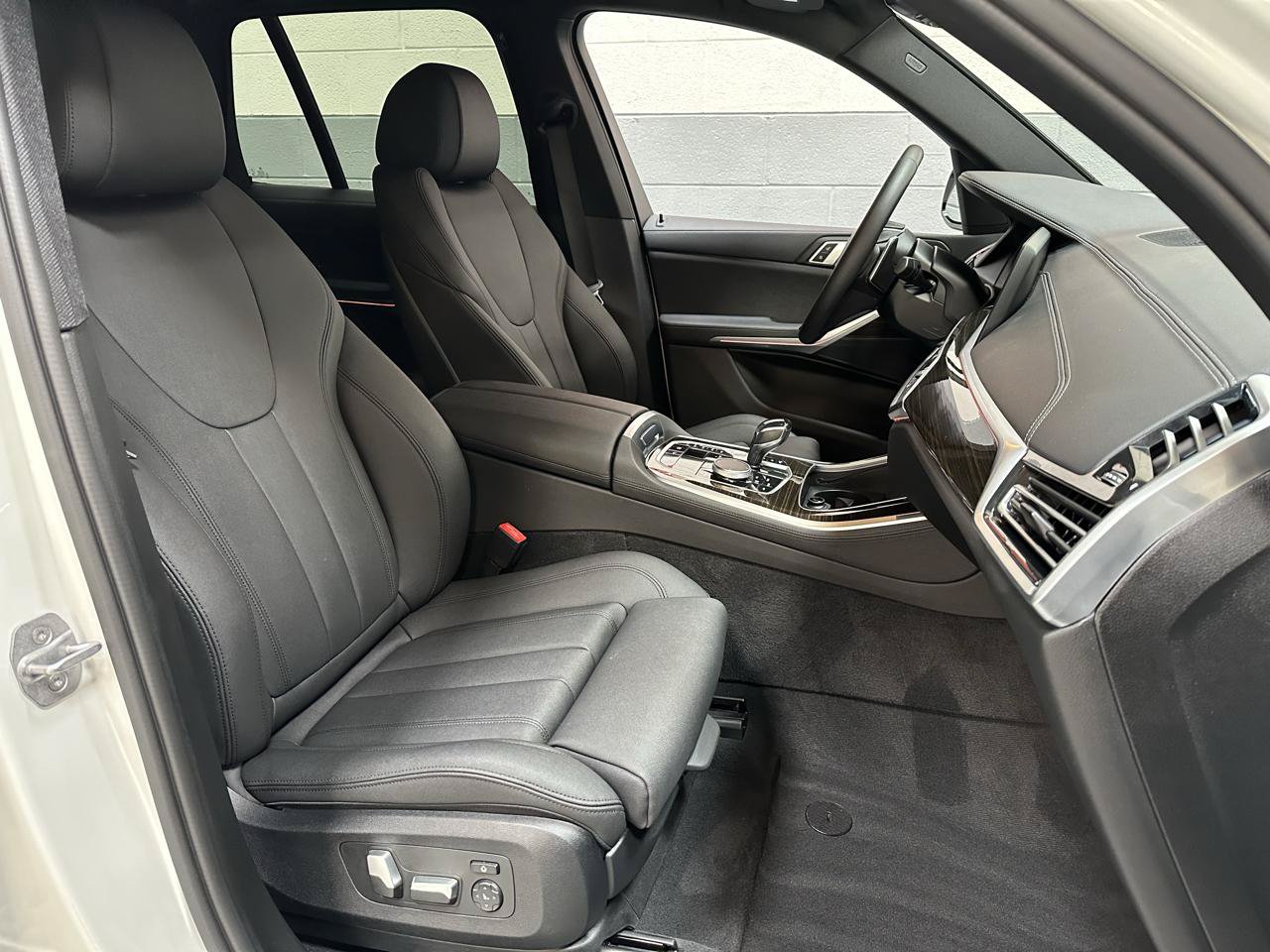 Used 2020 BMW X5 xDrive40i w/ Convenience Package AWD/4WD image 9