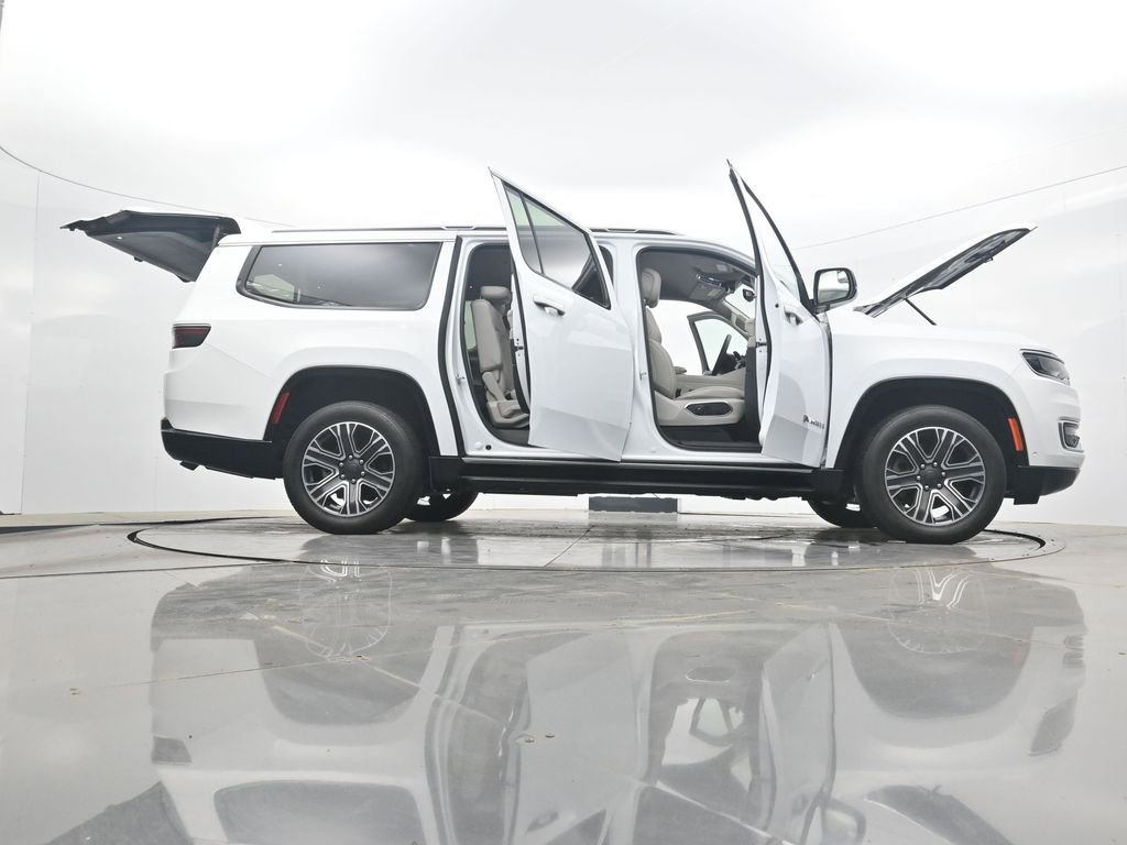 Used 2024 Jeep Wagoneer L Series II w/ Flexible Seating Group image 43