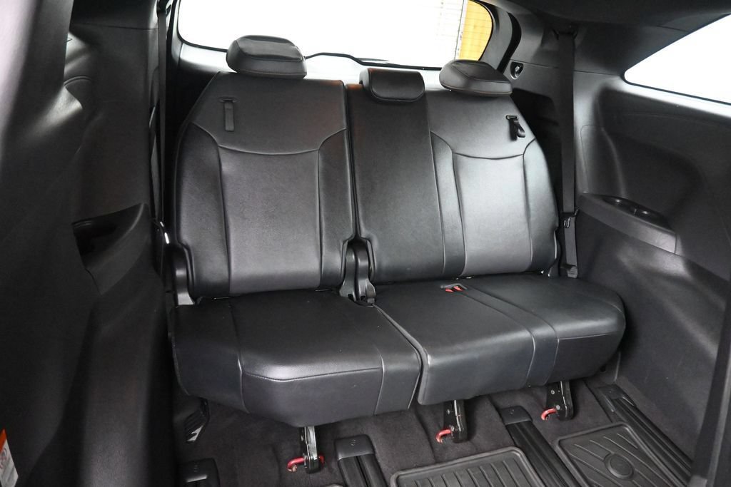 Used 2021 Toyota Sienna XSE FWD image 48