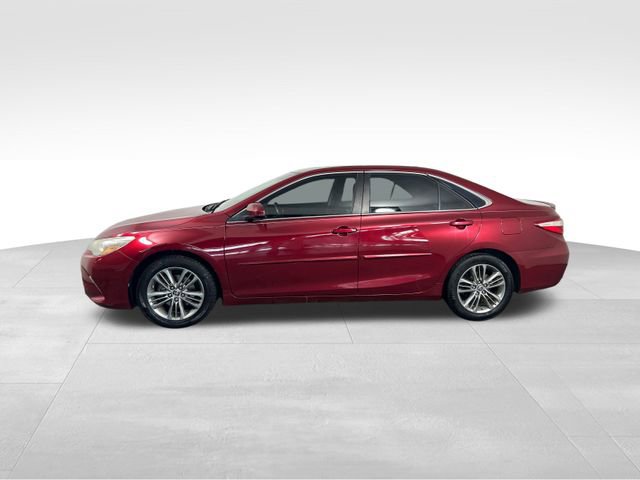 Used 2015 Toyota Camry SE image 3