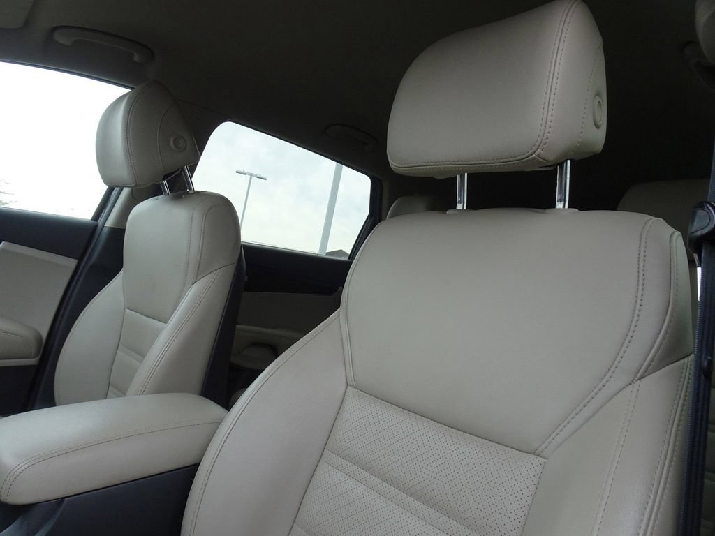 Used 2017 Kia Sorento AWD w/ LX Convenience Package image 11