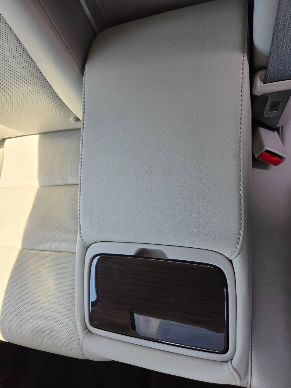 Used 2015 Toyota Avalon Limited FWD image 37