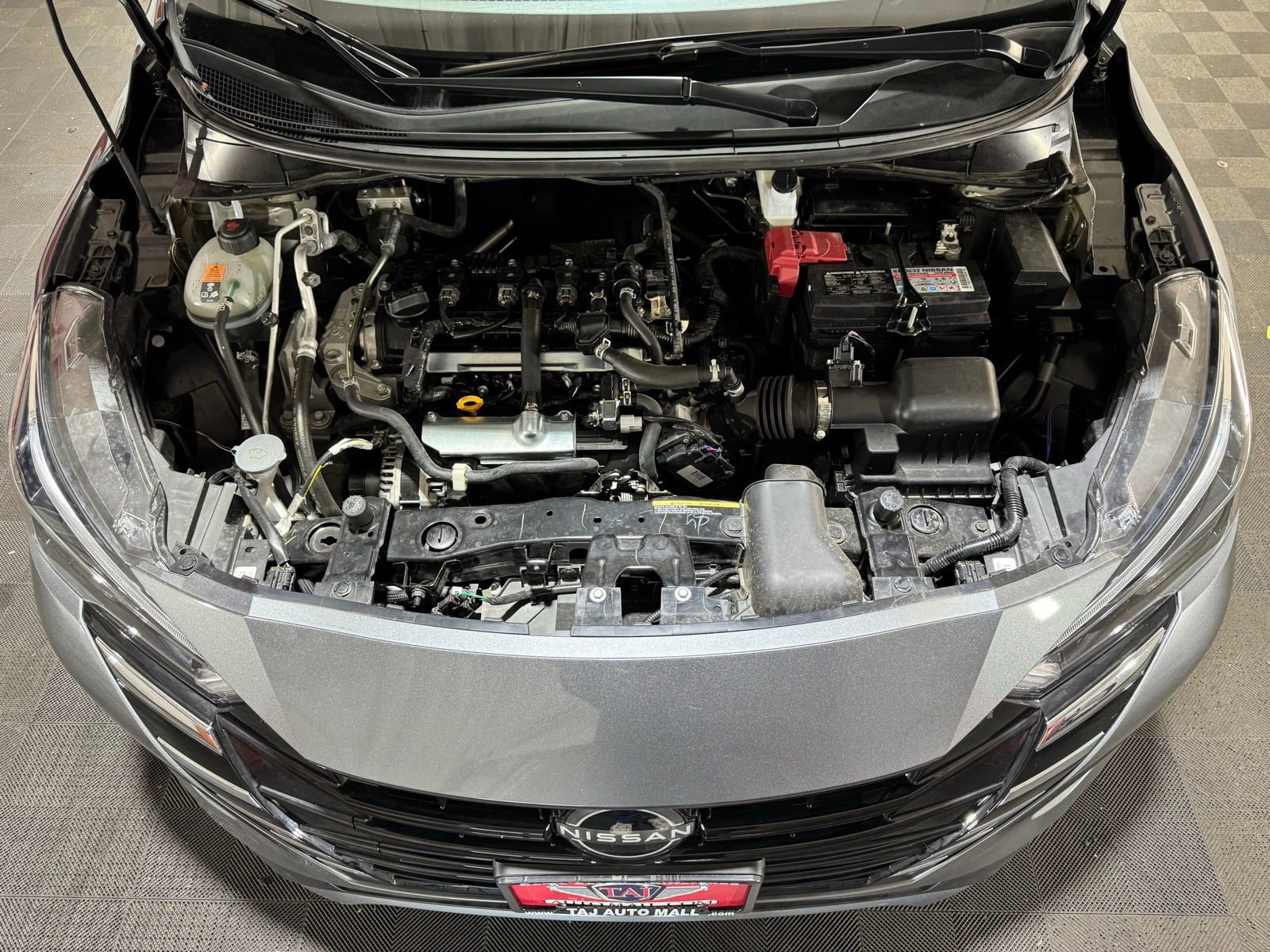 Used 2025 Nissan Versa SV image 30