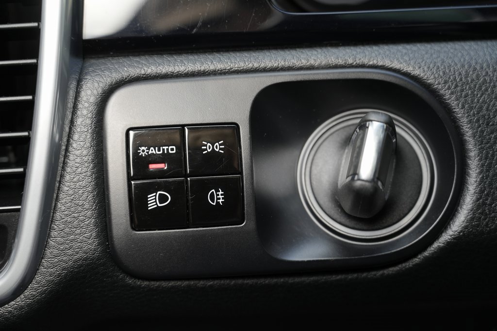 Used 2020 Porsche Cayenne image 54