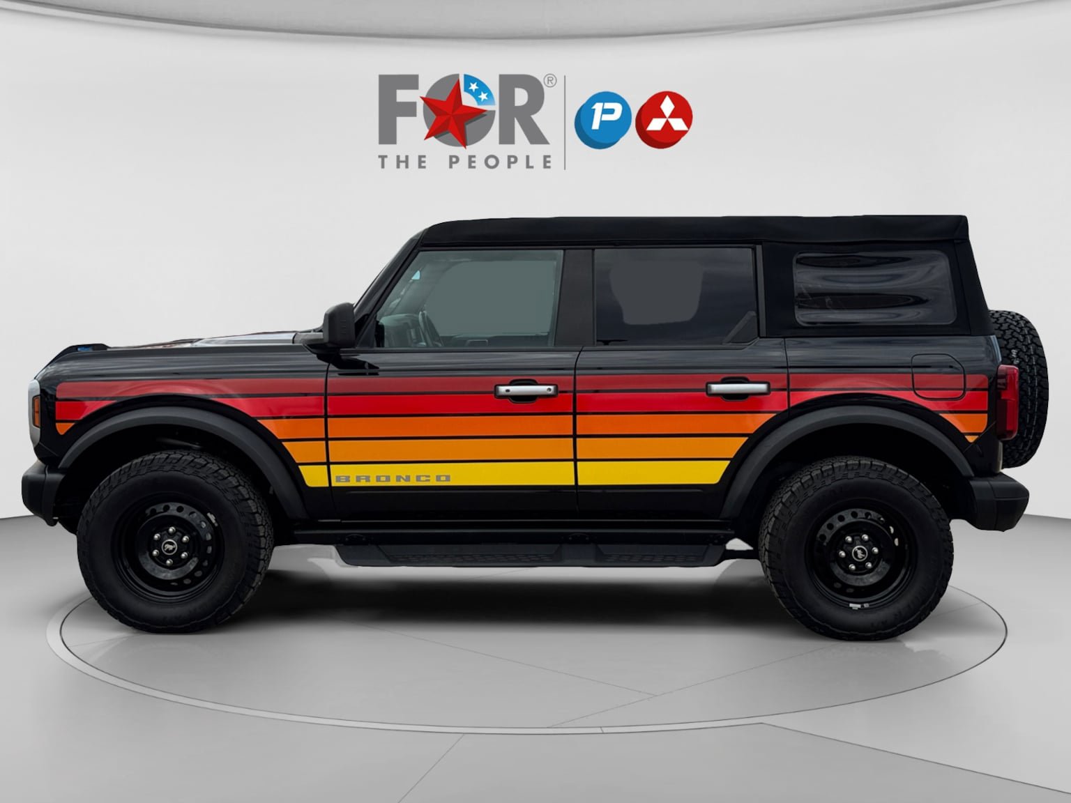 Used 2025 Ford Bronco Big Bend w/ Black Diamond Package AWD/4WD image 2