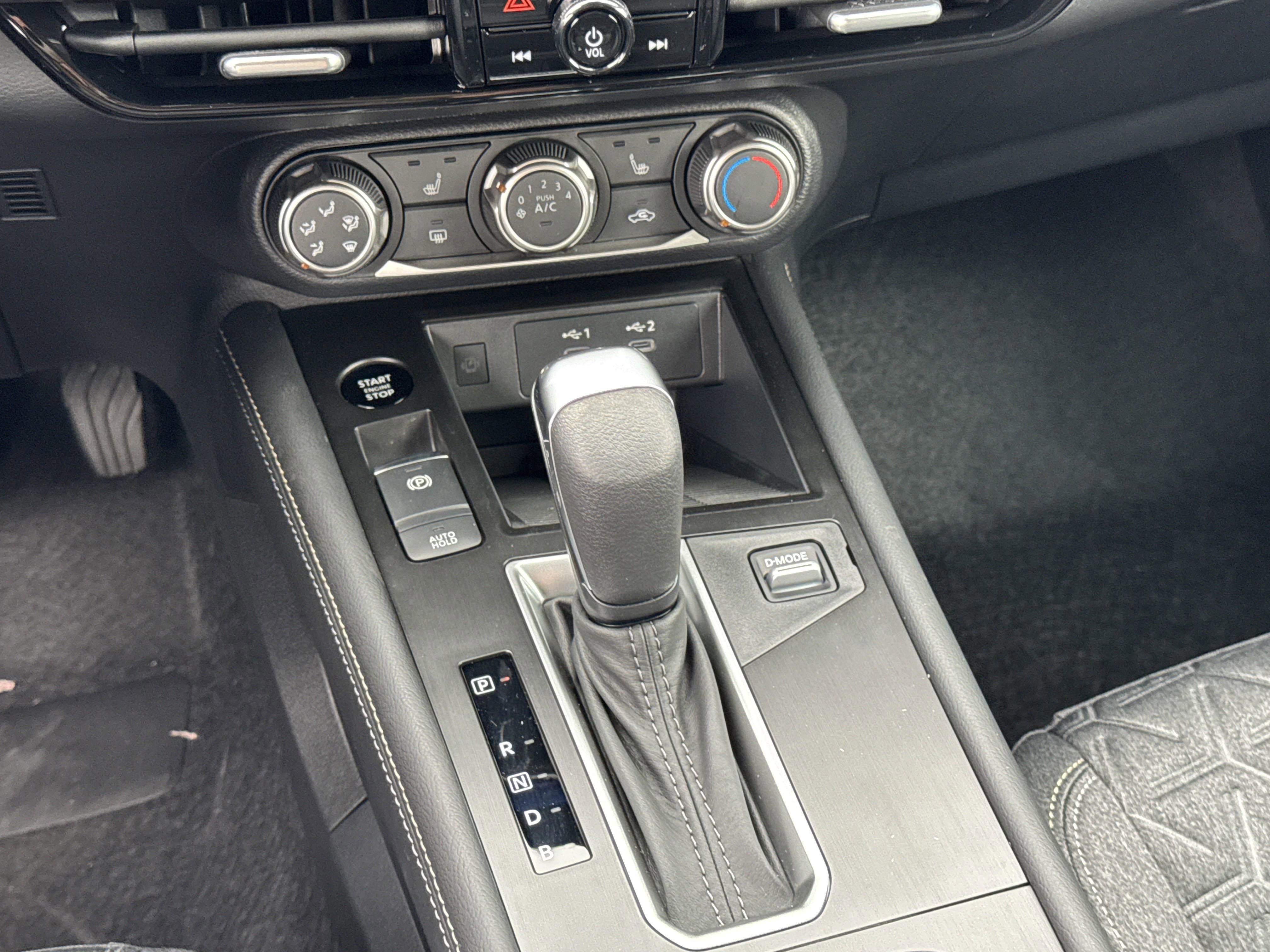 New 2025 Nissan Kicks SV w/ SV Premium Package image 18