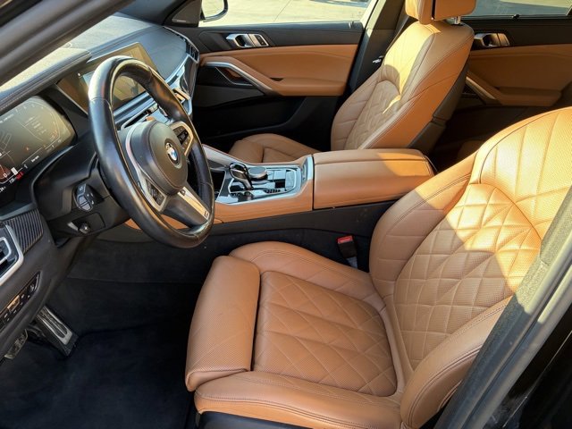 Used 2023 BMW X6 M50i w/ Parking Assistance Package image 11