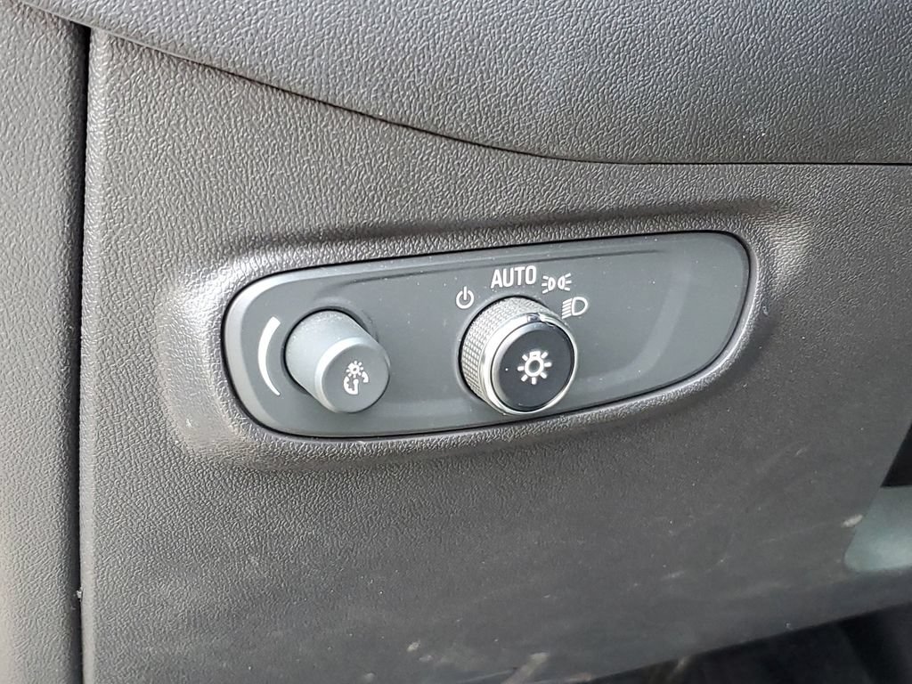 Used 2023 Chevrolet Equinox RS w/ LPO, Floor Liner Package AWD/4WD image 9
