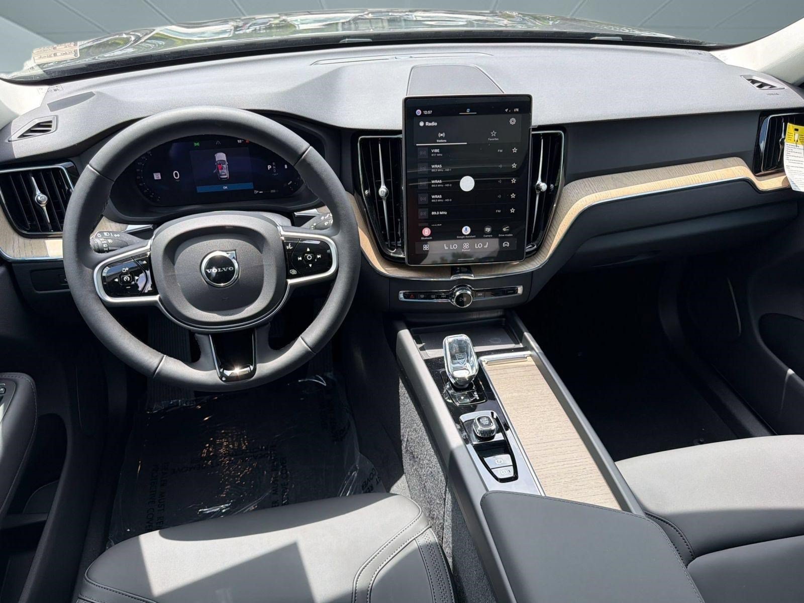 New 2026 Volvo XC60 B5 Plus AWD/4WD image 17