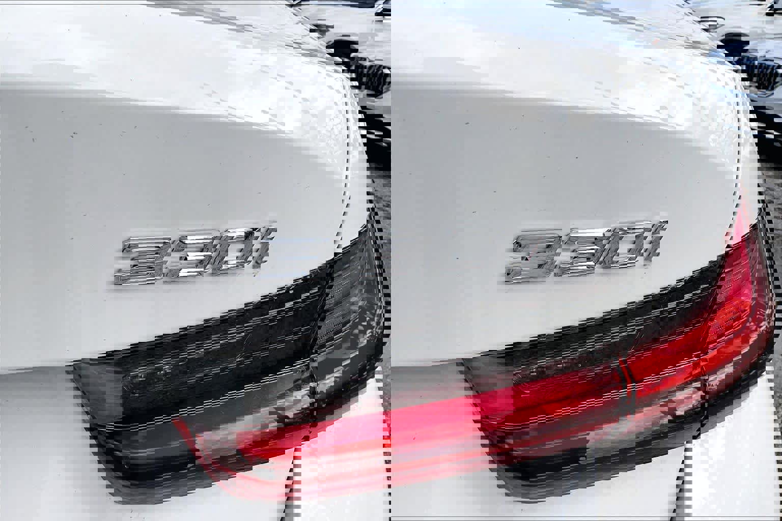 Used 2025 BMW 330i Sedan w/ Convenience Package image 7
