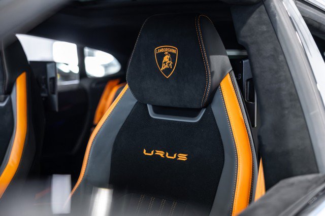 Used 2024 Lamborghini Urus Performante AWD/4WD image 49