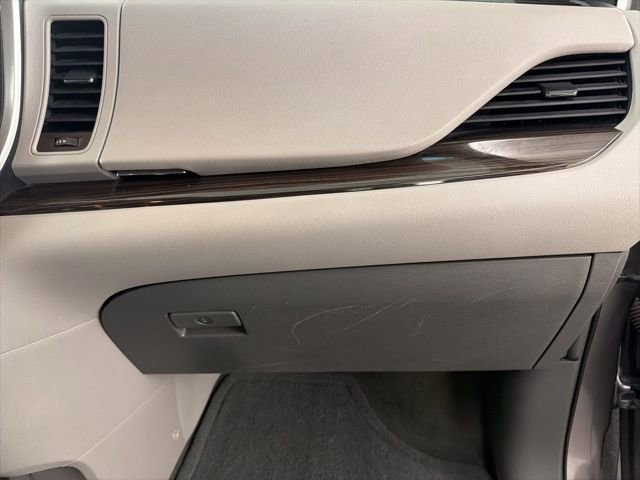 Used 2015 Toyota Sienna XLE w/ XLE Navigation Package image 16