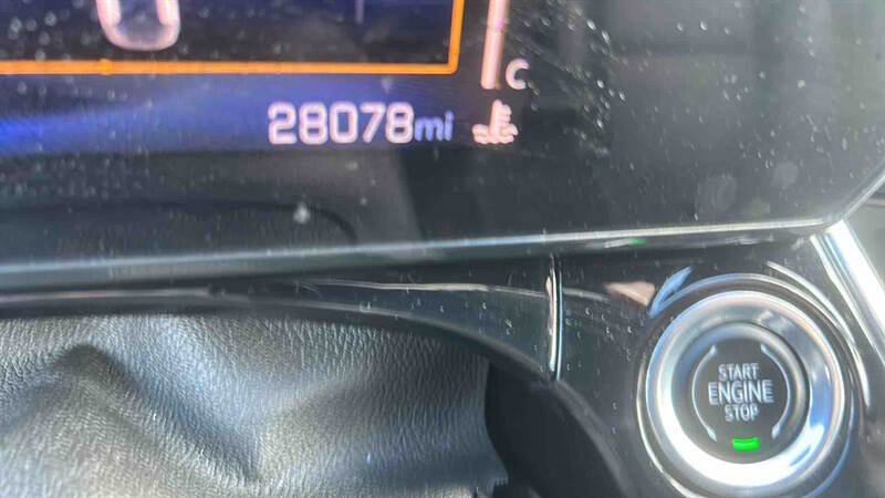 Used 2024 Chevrolet Trax RS FWD image 26