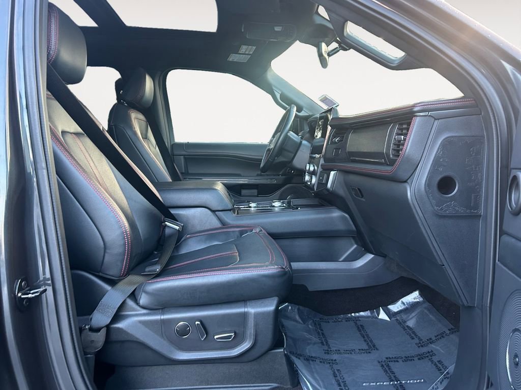 Used 2023 Ford Expedition Limited image 11