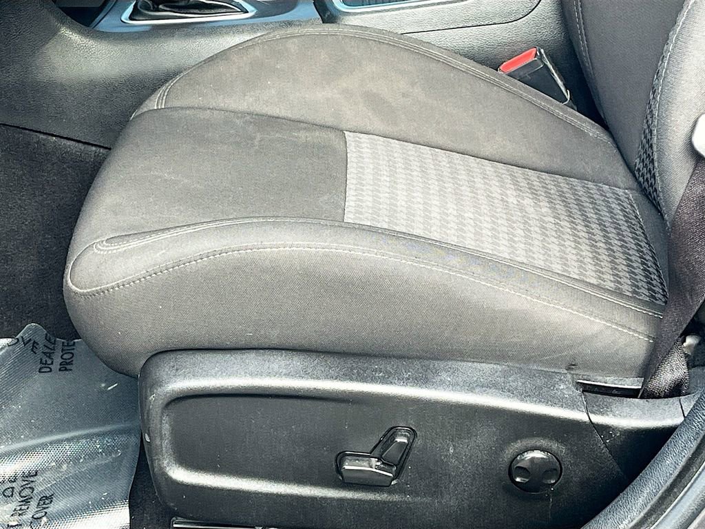 Used 2023 Dodge Charger GT w/ Technology Group image 18