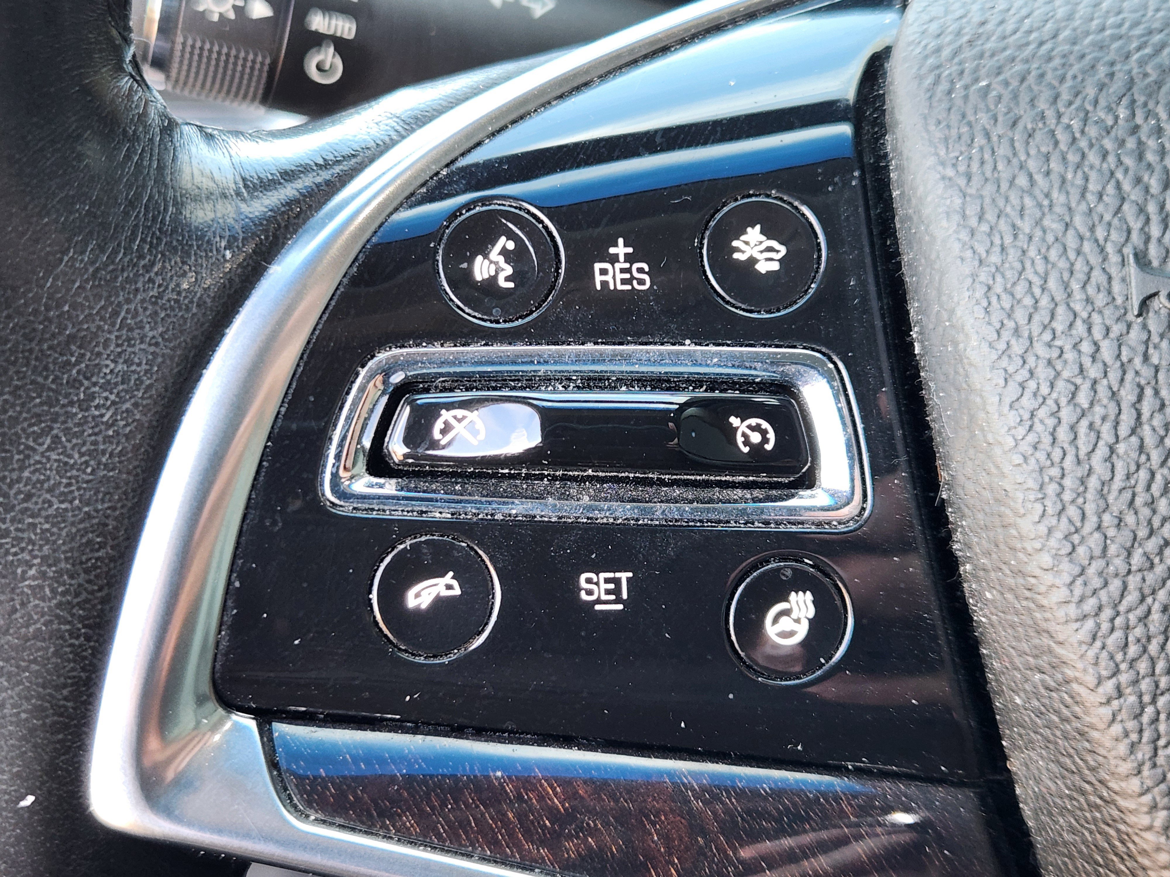 Used 2014 Cadillac XTS Premium image 22