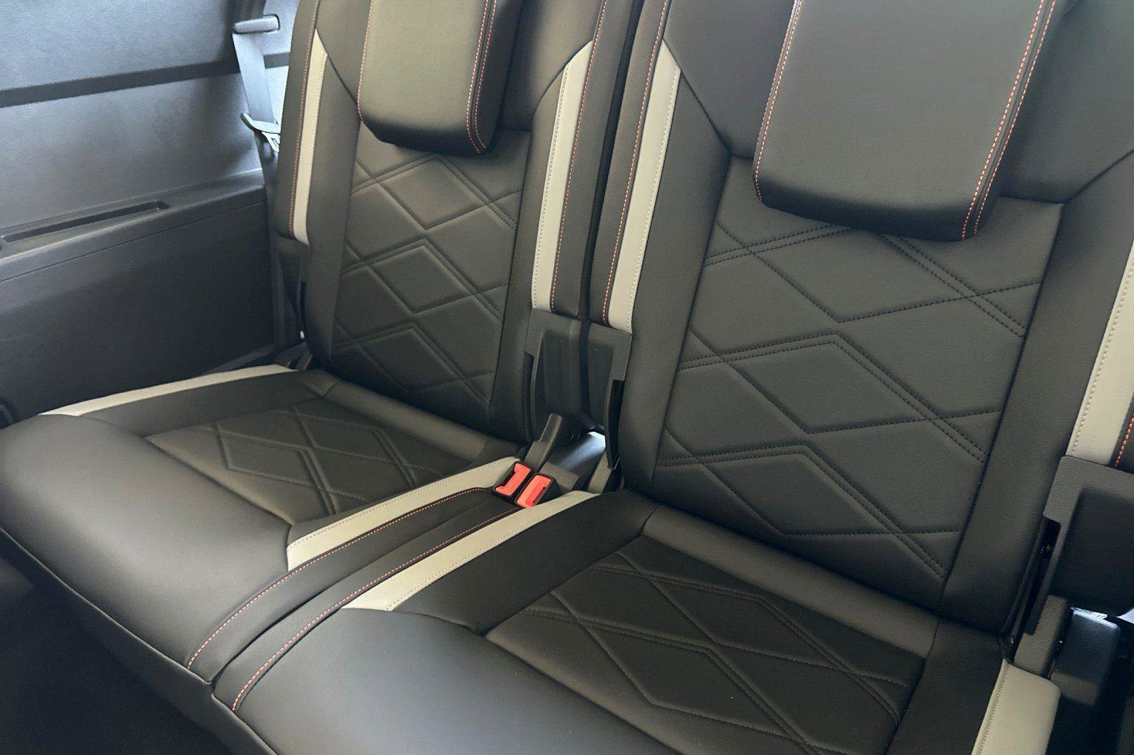 New 2025 Volkswagen Atlas Peak Edition SE image 14