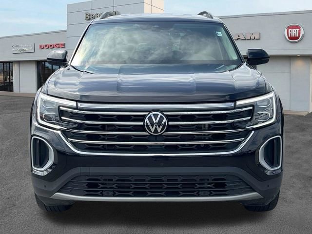 Used 2025 Volkswagen Atlas SE image 2