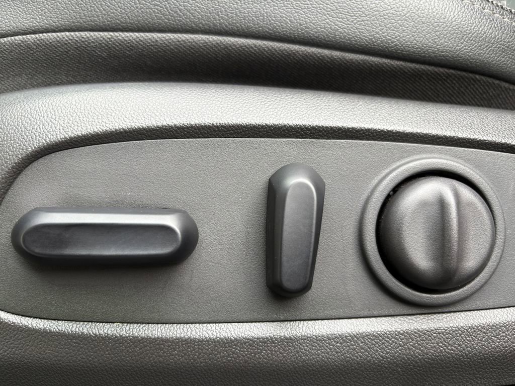 Used 2022 Buick Encore GX Select w/ Sport Touring Package image 15