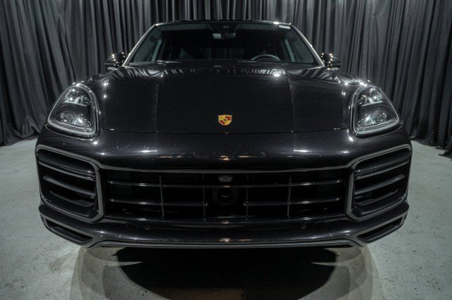 Used 2022 Porsche Cayenne Turbo image 2