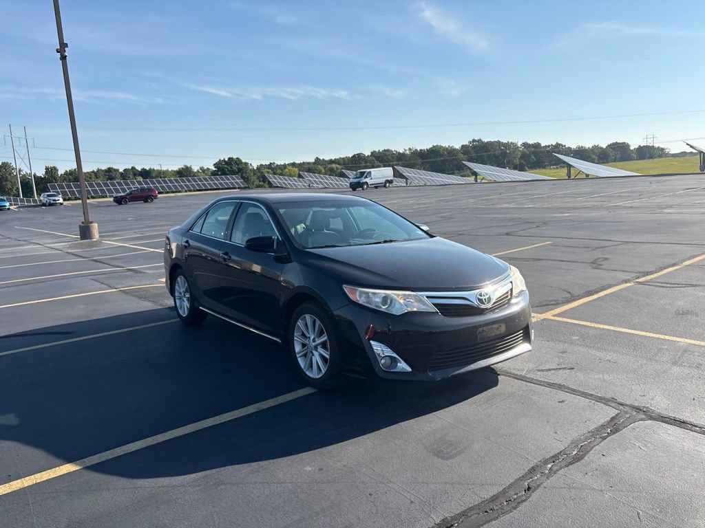 Used 2014 Toyota Camry XLE w/ Leather Package FWD image 7