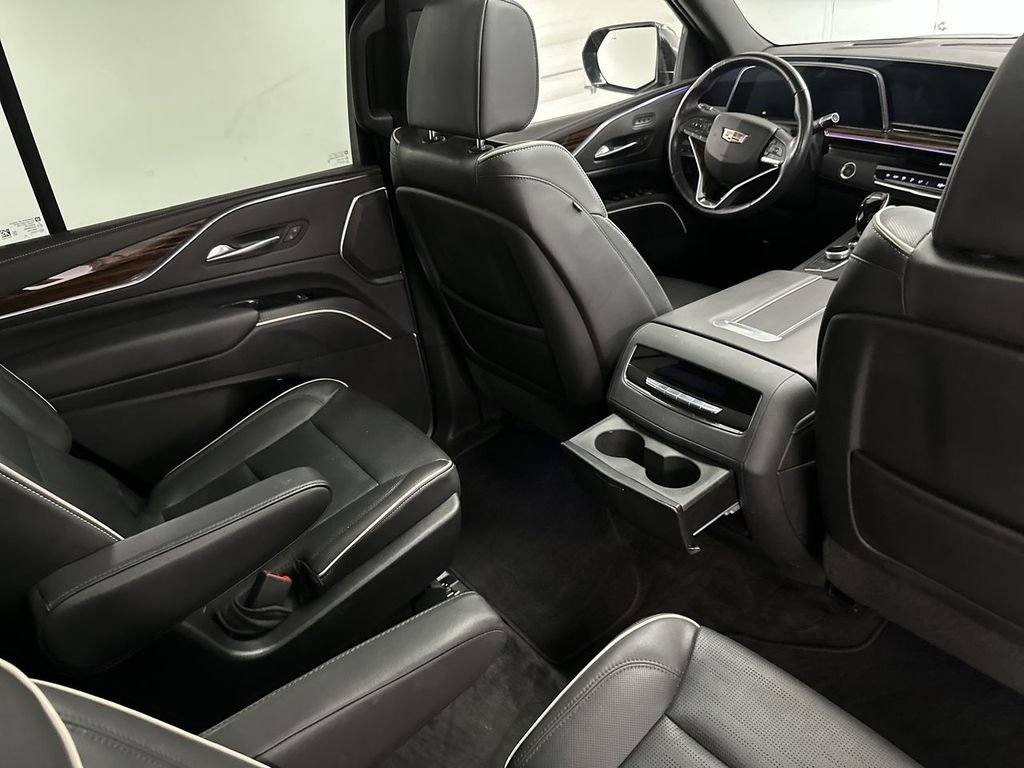Used 2022 Cadillac Escalade Premium Luxury AWD/4WD image 27