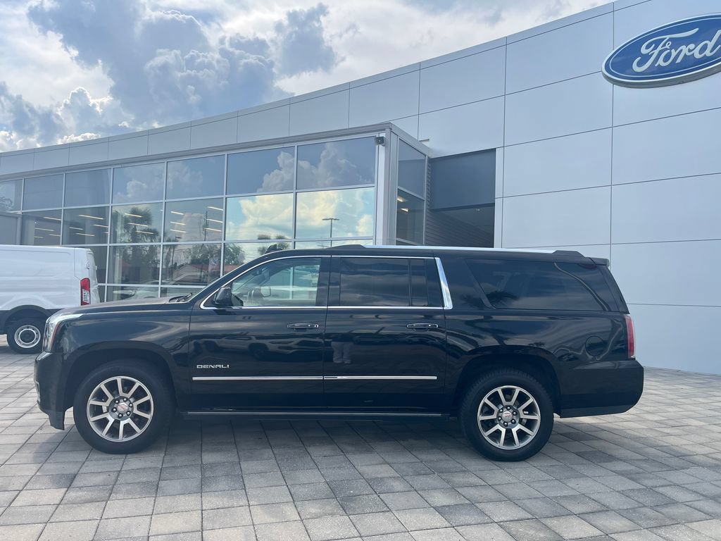 Used 2016 GMC Yukon XL Denali w/ Open Road Package AWD/4WD image 3