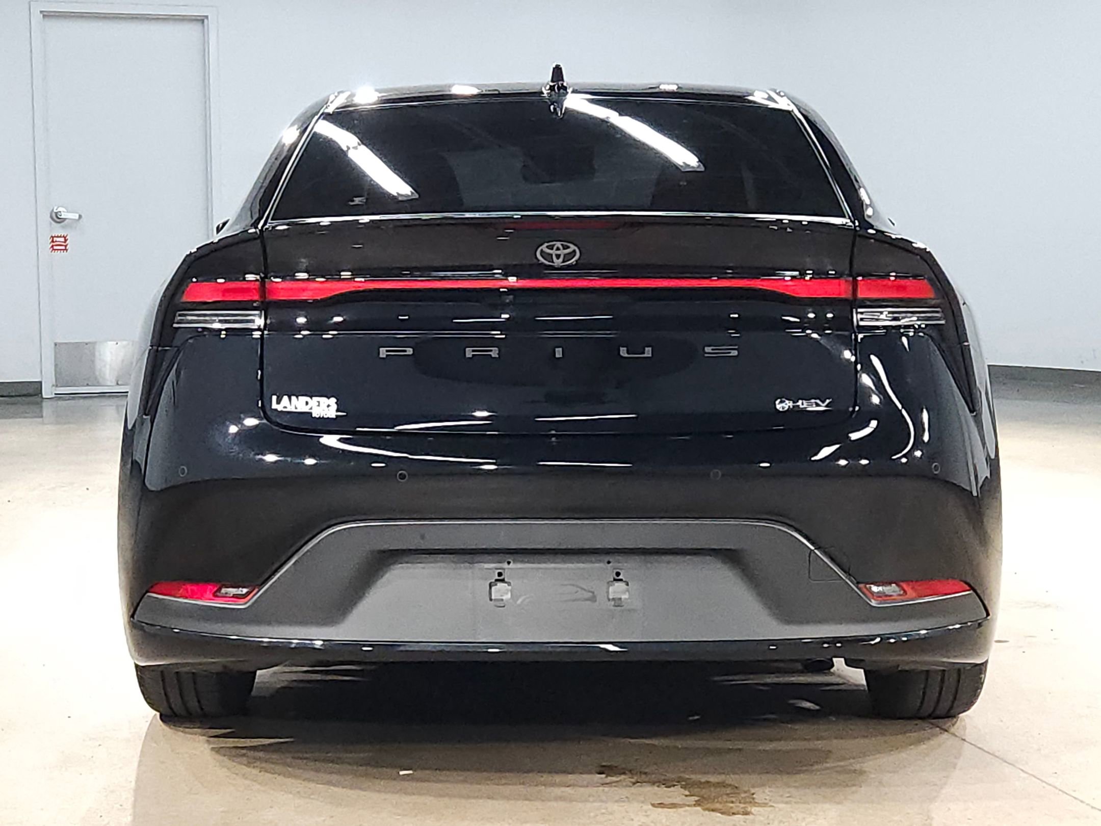 Used 2023 Toyota Prius LE image 6