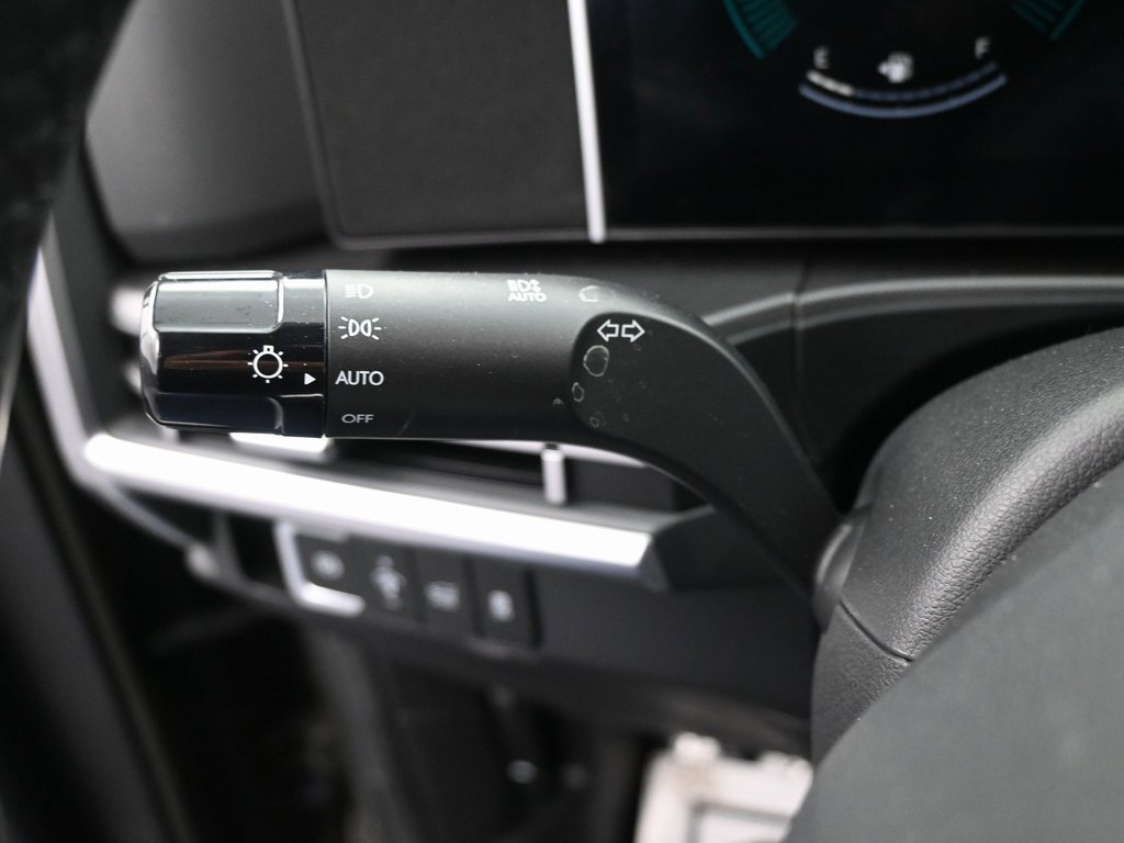 Used 2025 Hyundai Santa Fe SEL w/ Tow & Go Package image 17