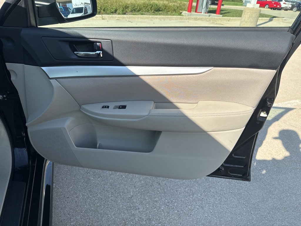 Used 2013 Subaru Legacy 2.5i Premium w/ All-Weather Pkg image 18