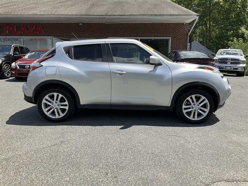 Used 2016 Nissan Juke SV w/ Technology Package AWD/4WD image 4